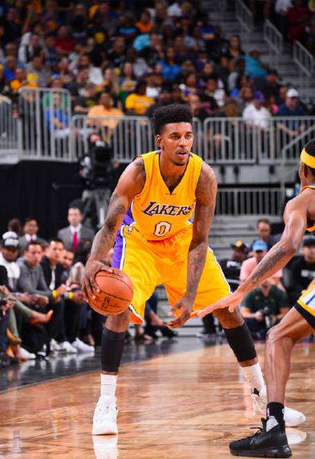 NBA ｜ 客场轻取勇士 骑士续写7连胜