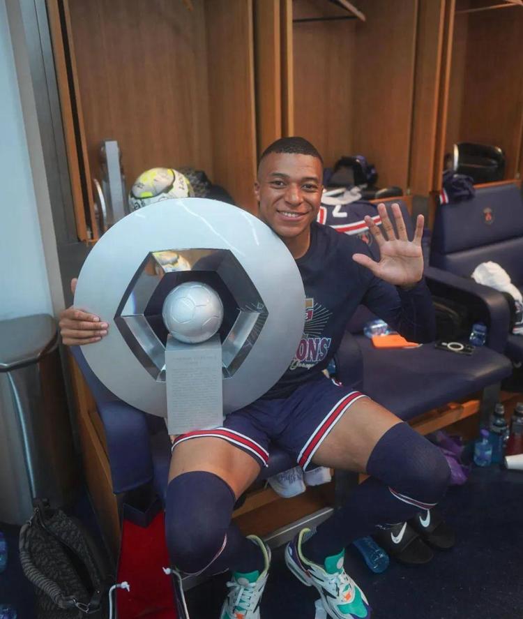 职业足球联赛正能量攀升 成三大电商全新比武台