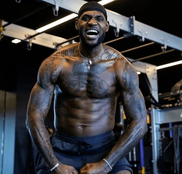 诺兰·莱恩在 1979 赛季结束后正式告别加州天使，转投家乡球队太空人